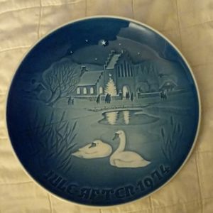 Bing & Grondahl Copenhagen porcelain decor plate